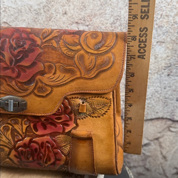 Vintage Handcrafted Floral Leather Bag. B35